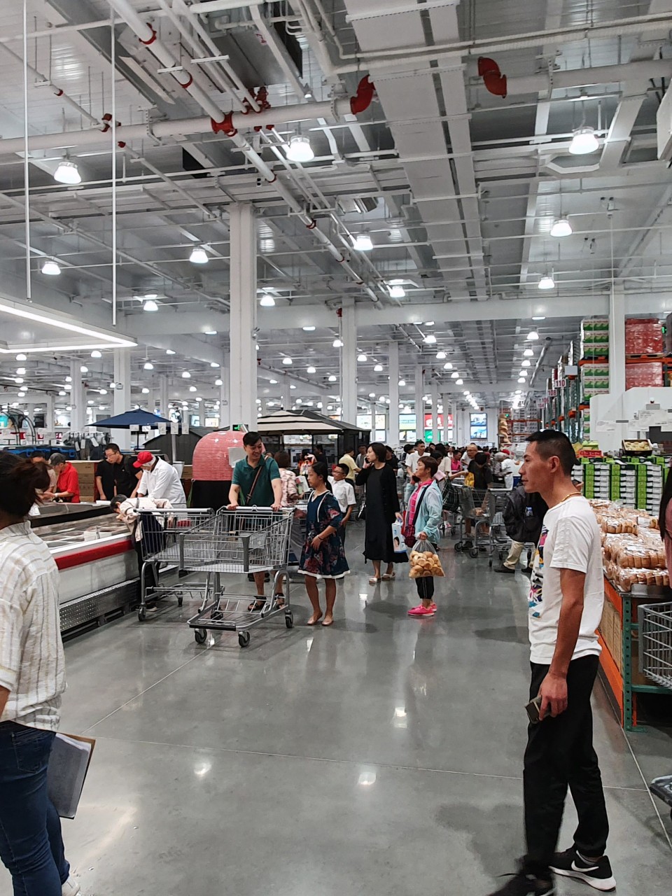 China's first Costco steps up crowd control after chaotic opening