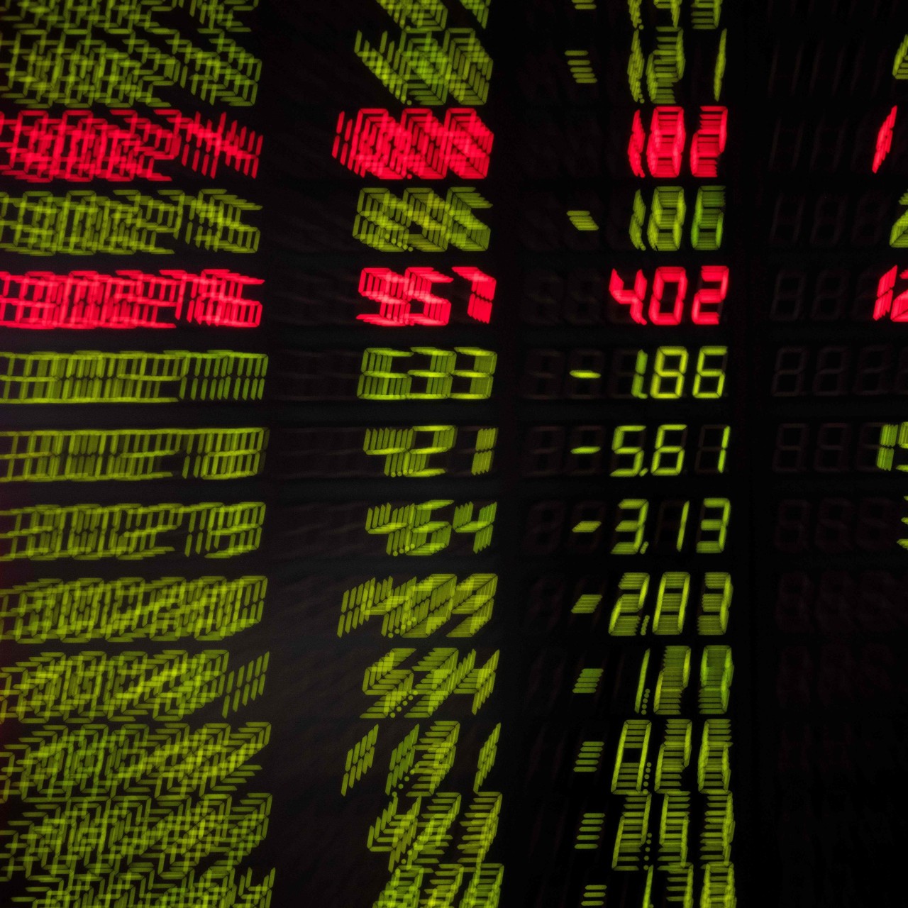 Hong Kong Markets Shrug Off Plunge In Property Stocks After