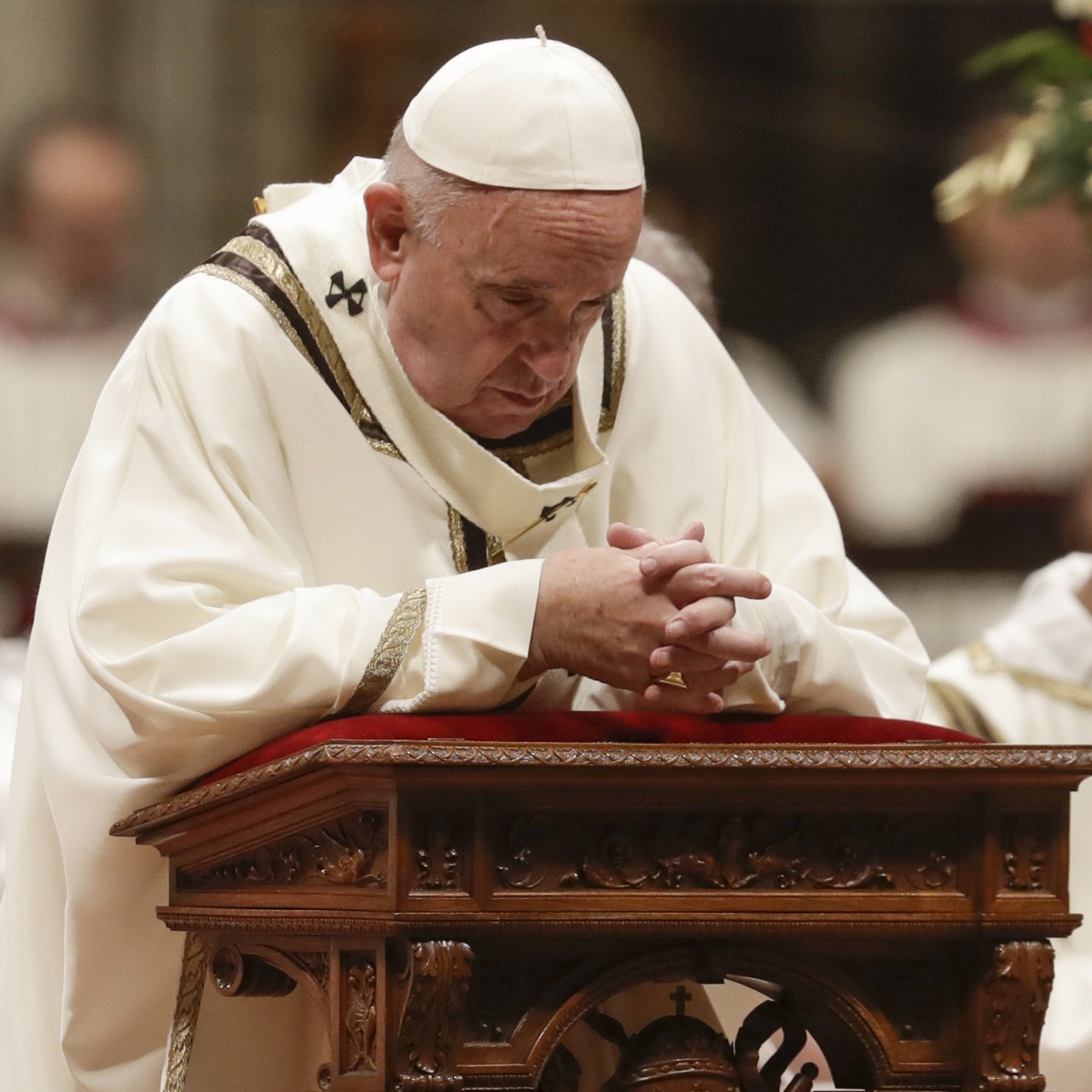Pope Francis Kicks Off Christmas Celebrations With Mass As
