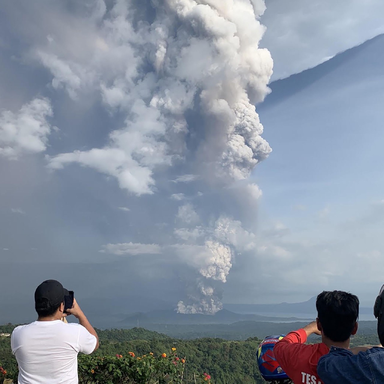 Before The Tsunami That Killed Hundreds Krakatoa S Massive