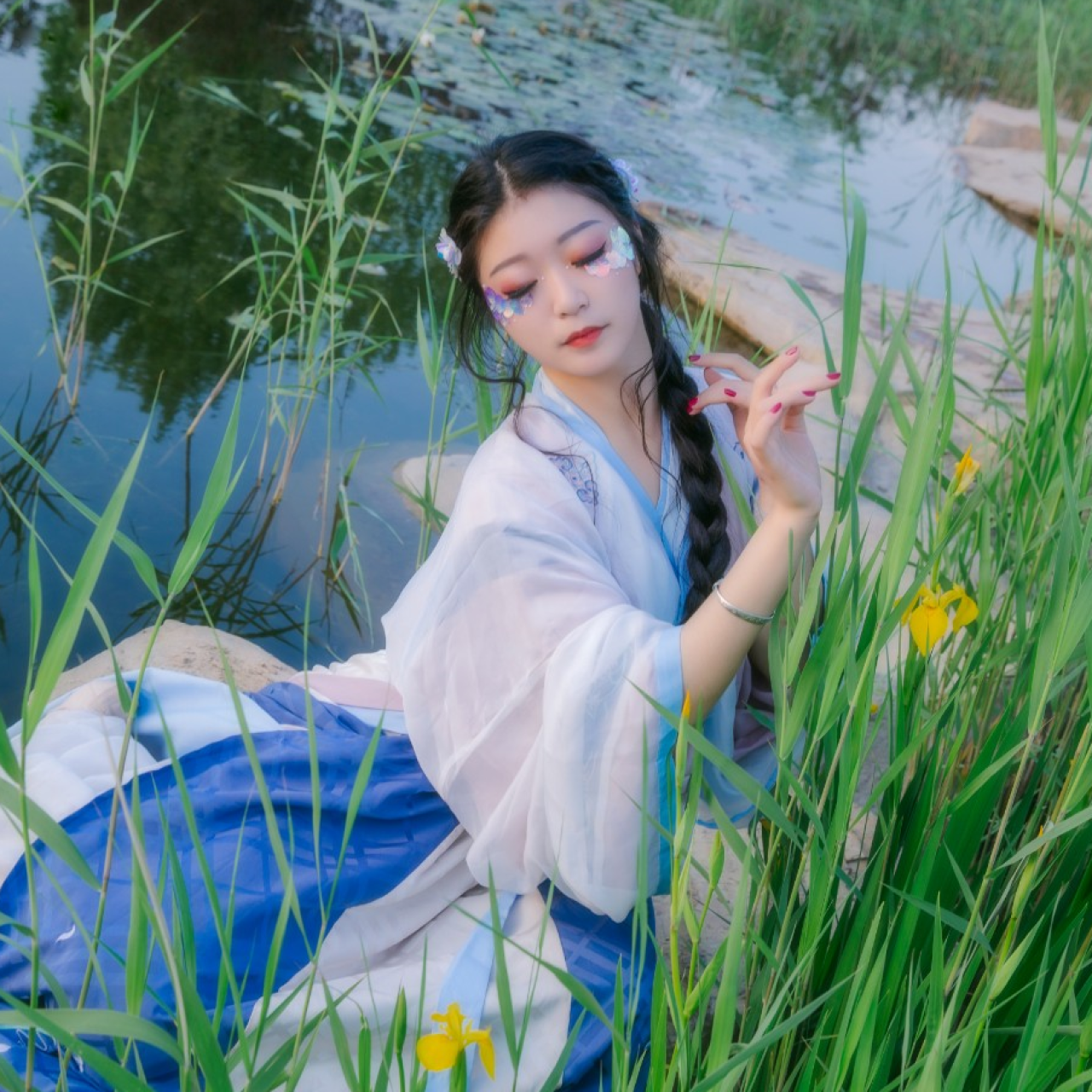 Short Video Producers Feed On Growing Interest In Ancient Chinese Dress Make Up And Music Drawing Millions Of Followers Online South China Morning Post,Anime Girl Crying Drawing Base