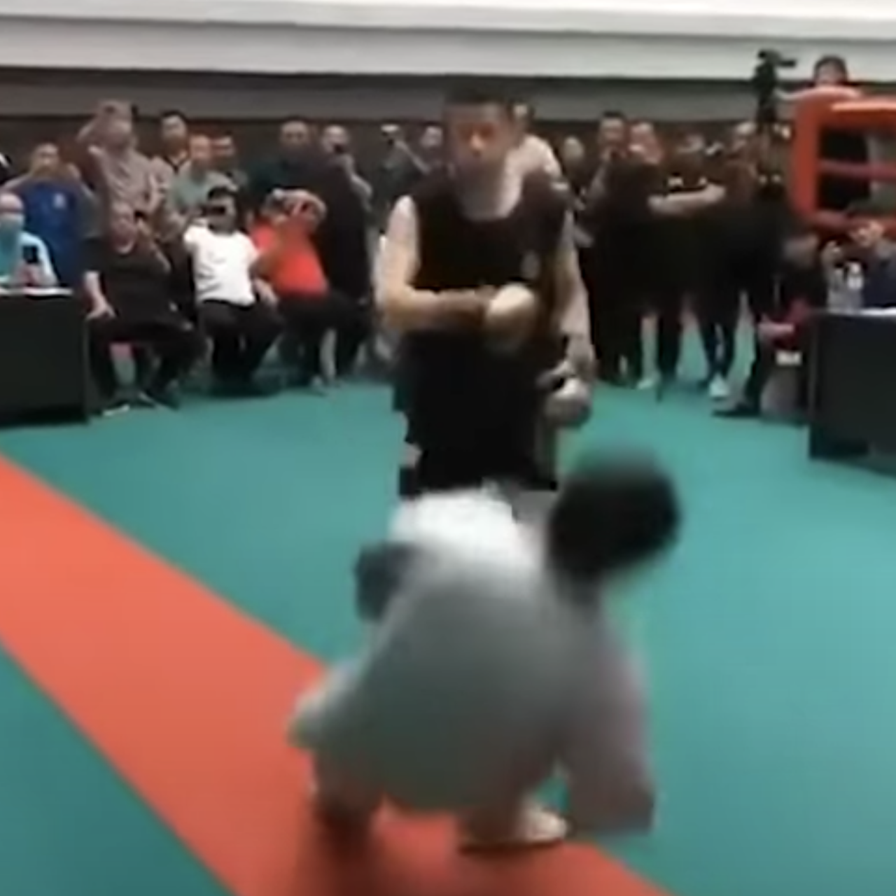 Chinese Mma Fighter Xu Xiaodong Breaks Balding Wing Chun Master S Nose In Brutal Beat Down South China Morning Post