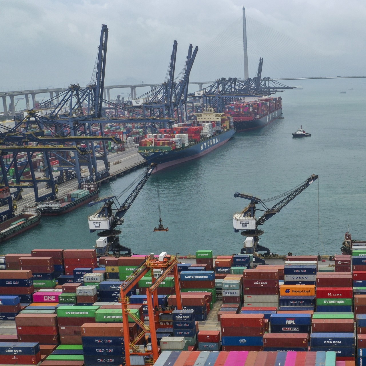 Shanghai And Shenzhen Stock Exchanges Continue To Chip Away At