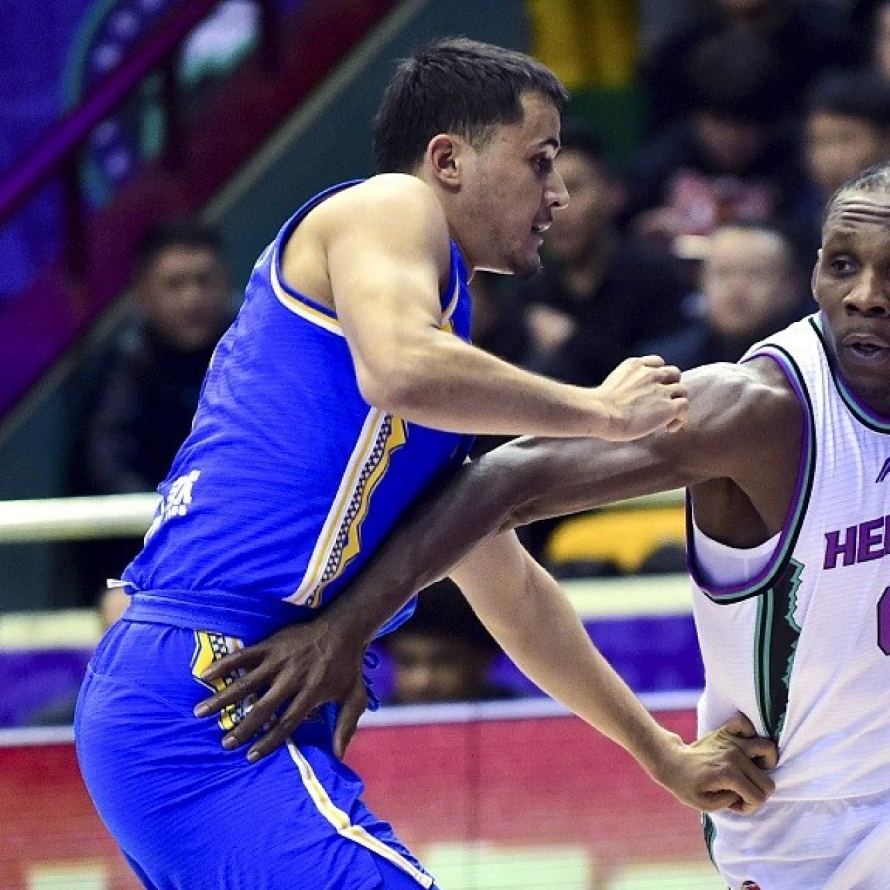 Kobe Bryant Superfan From China Returns Nba Legend S Stolen High