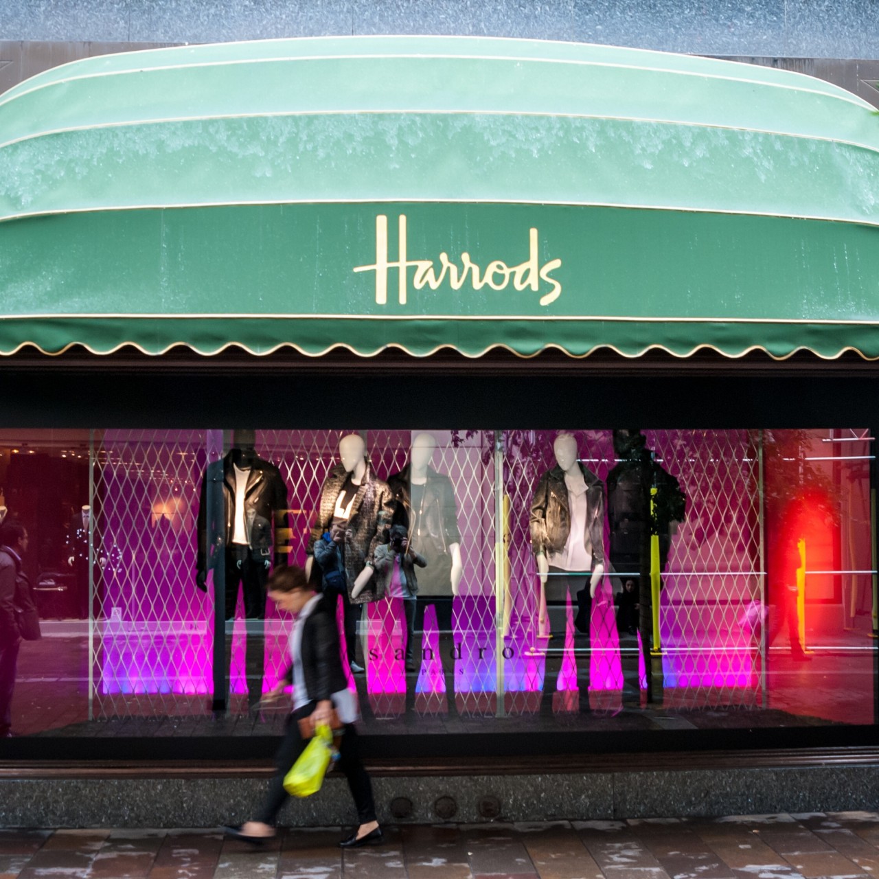 A Harrods Warehouse Sale The London Shop That S Ultimate Temple