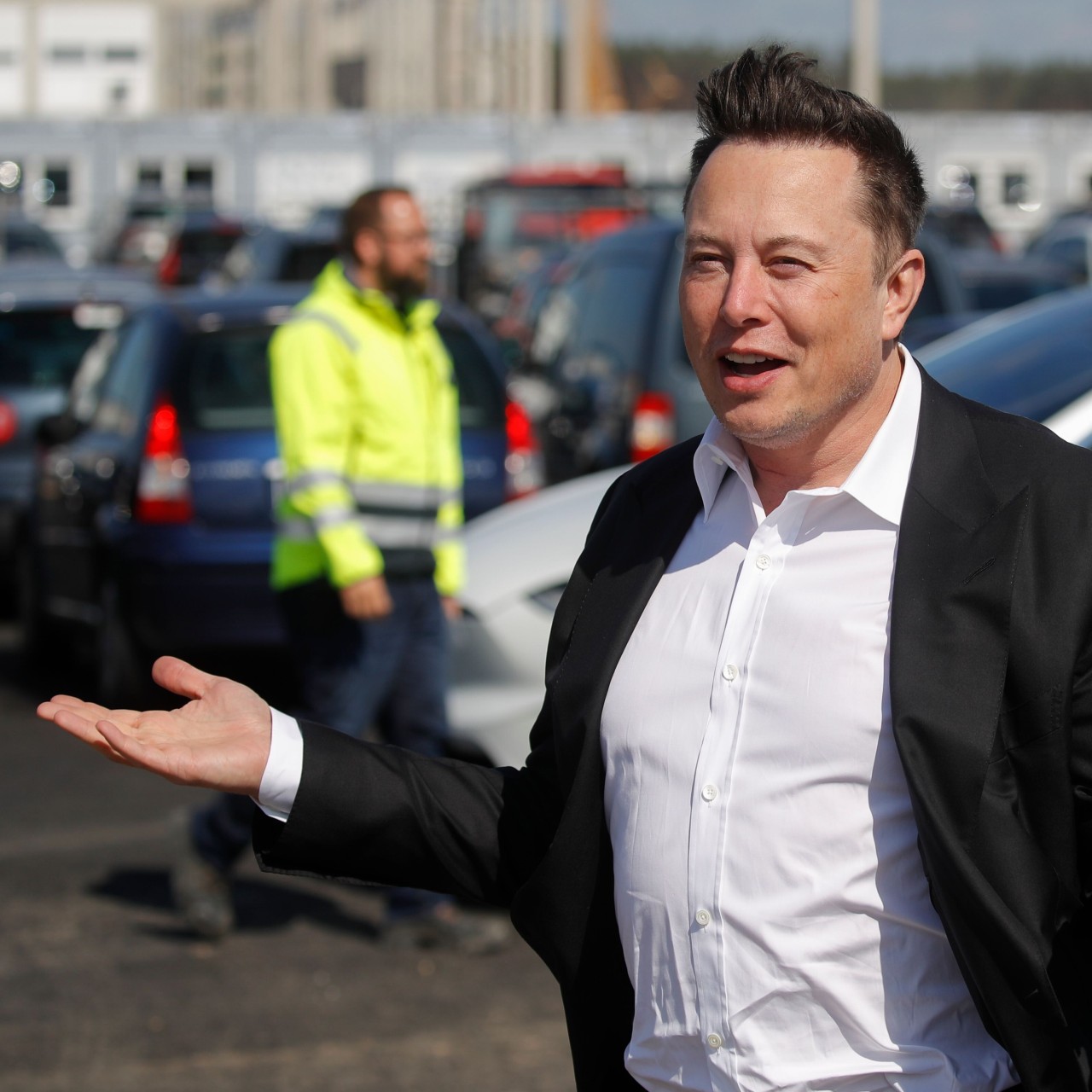 South African-born Elon Musk Overtakes Jeff Bezos to become the richest man in the world - Tatahfonewsarena