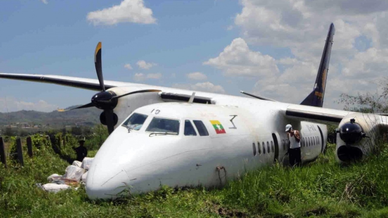 plane.jpg?itok=AX9chtwq