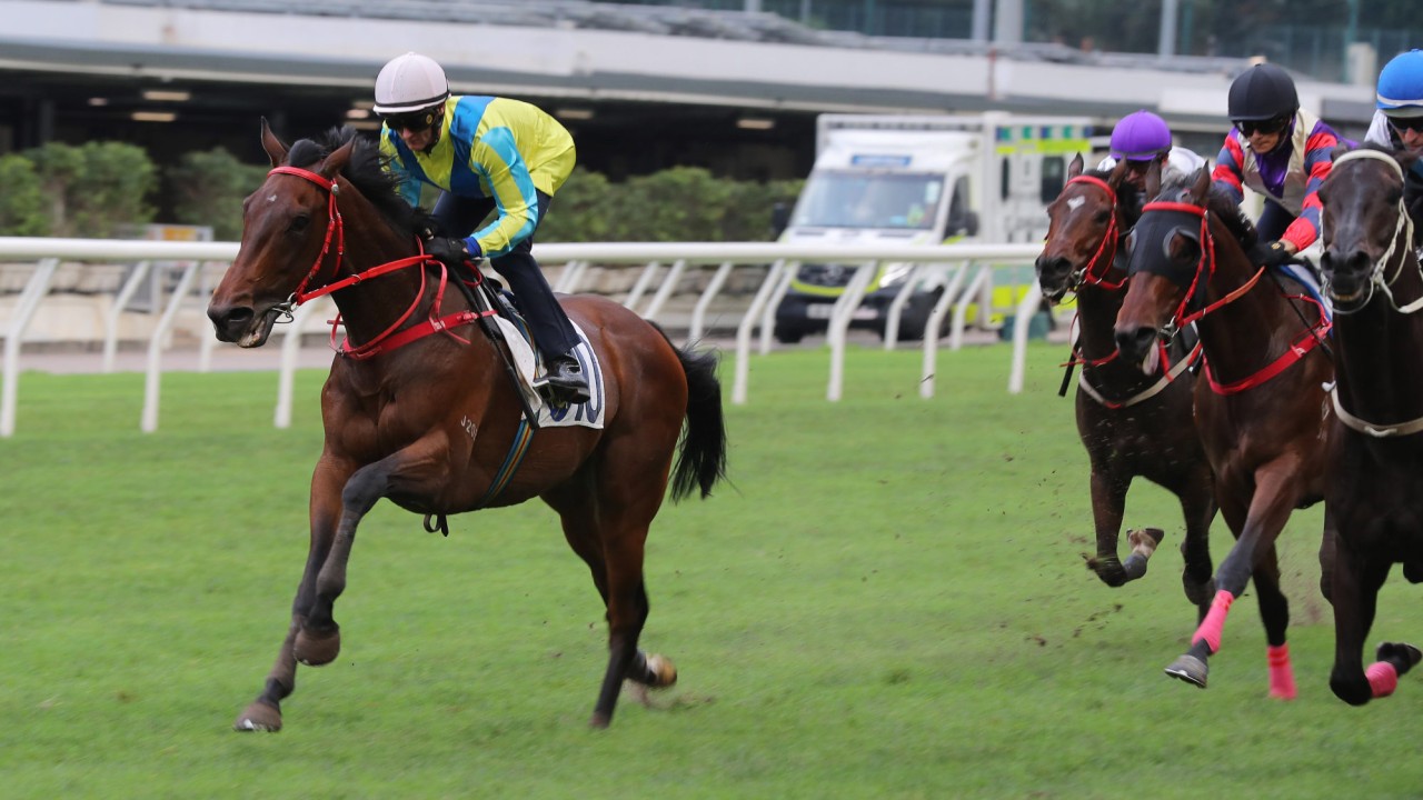 Massive Sovereign in action in Friday’s Happy Valley trial.