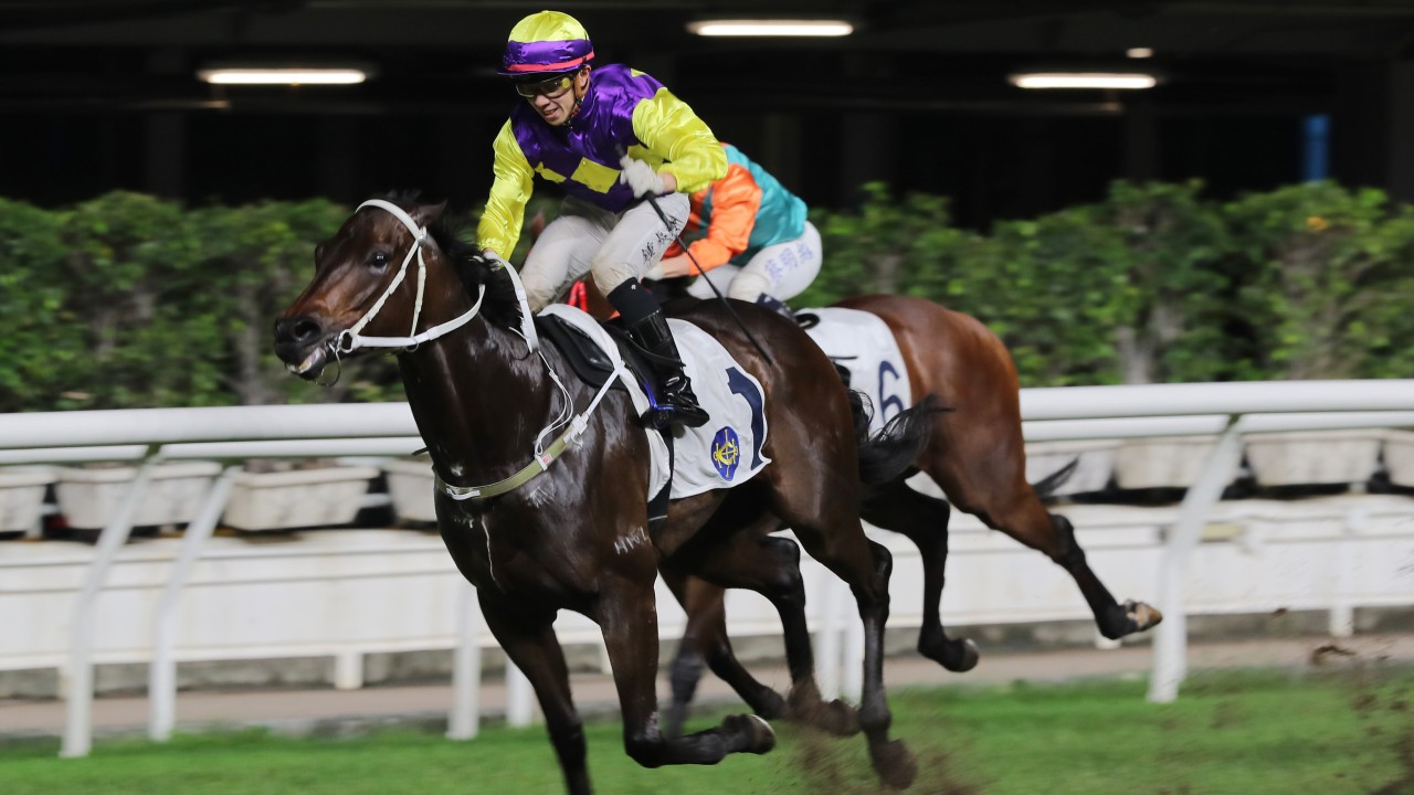 Angus Chung graduates from his apprenticeship after booting home Colourful Emperor at Happy Valley. Photo: Kenneth Chan
