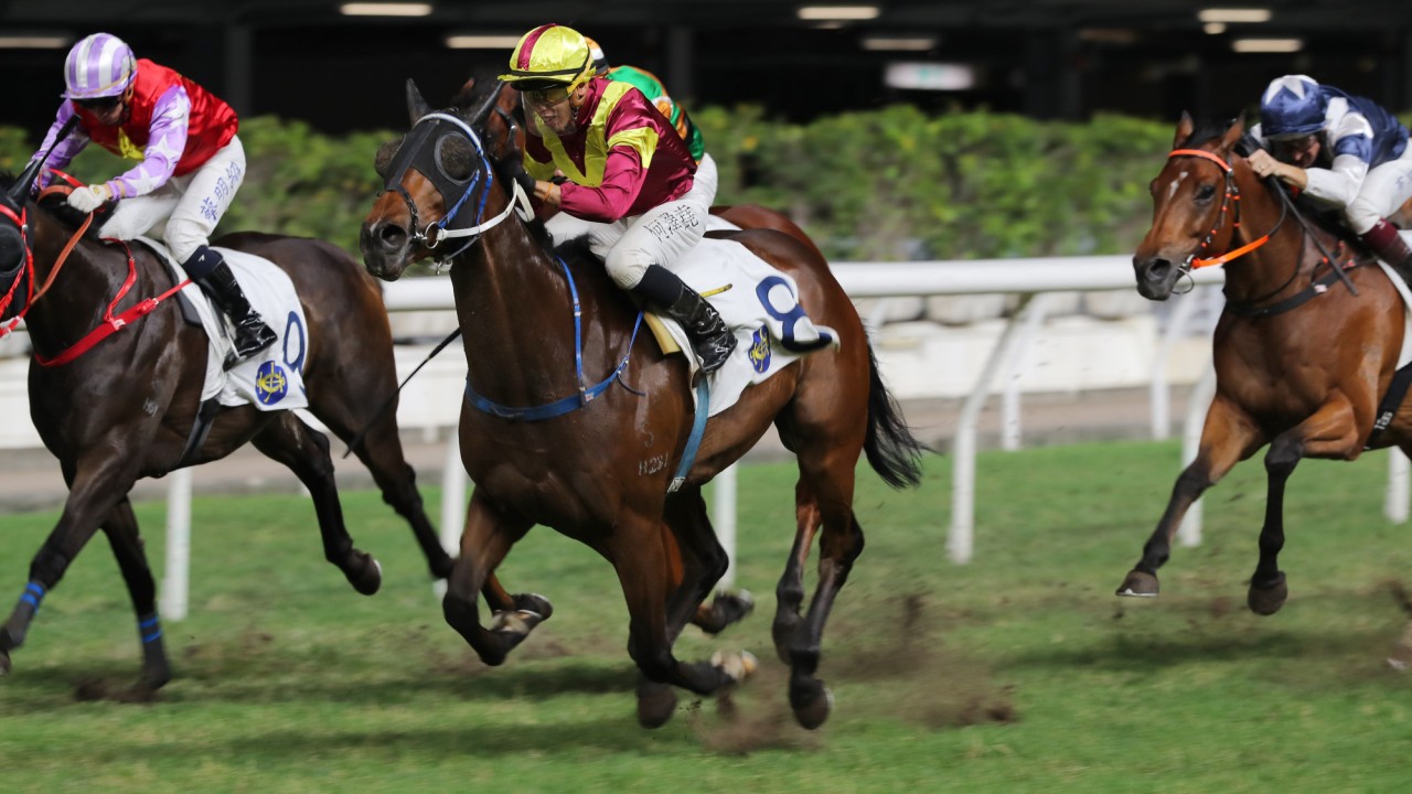 Camino storms home to win under Vincent Ho.