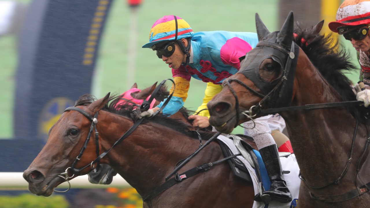 Taj Dragon takes out the Class One Racing Heritage Handicap at Sha Tin on Sunday. Photos: Kenneth Chan