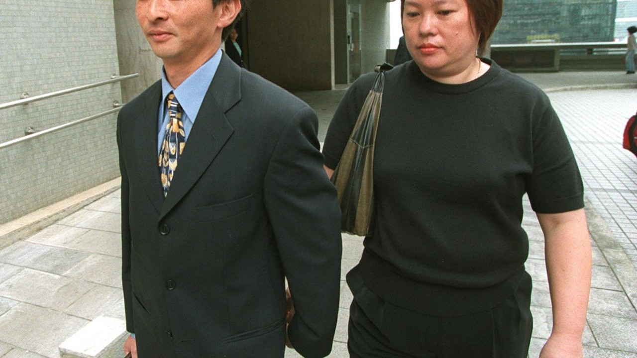 Hung Wai-tak leaves the High Court in Hong Kong with his wife, before sentencing in his rape trial. Photo: SCMP 