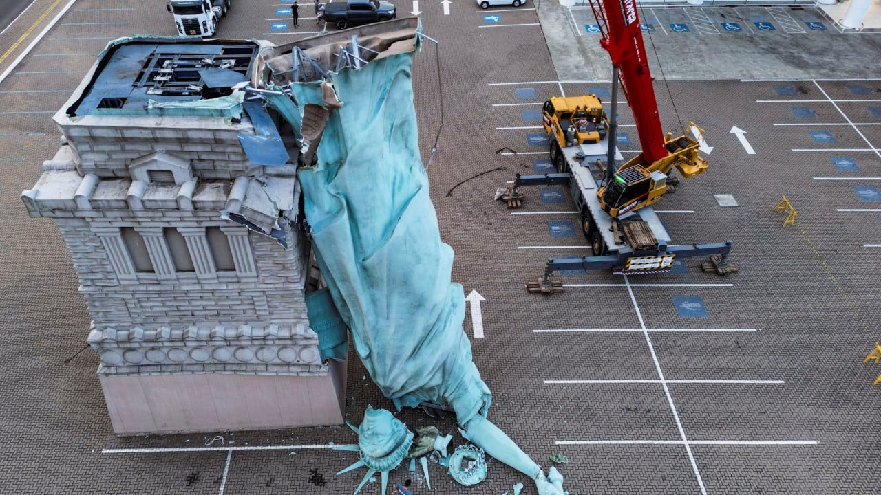 Storm topples Statue of Liberty replica in Brazil