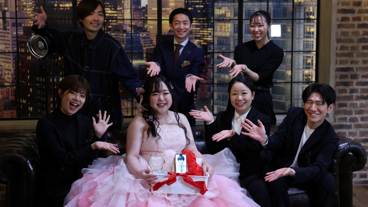 Japanese woman marries AI partner