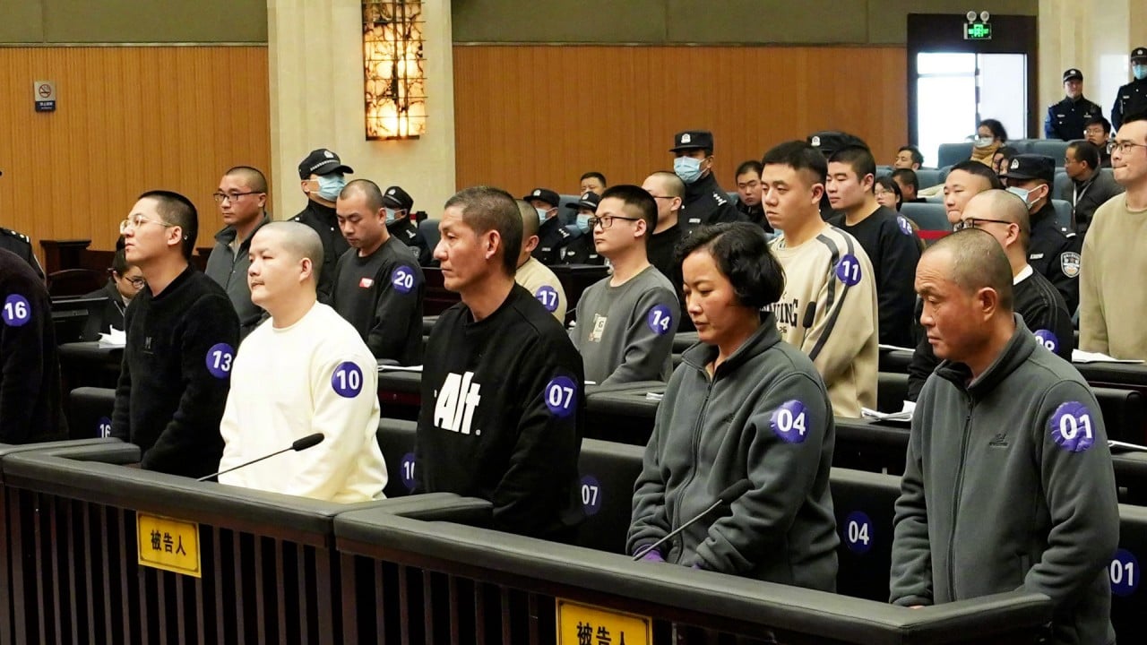 China executes 11 members of telecoms syndicate