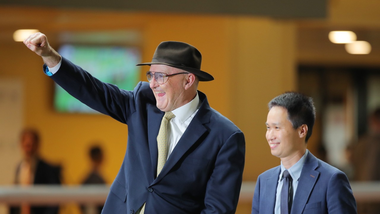 David Hayes celebrates most recent win at Happy Valley. Photos: Kenneth Chan