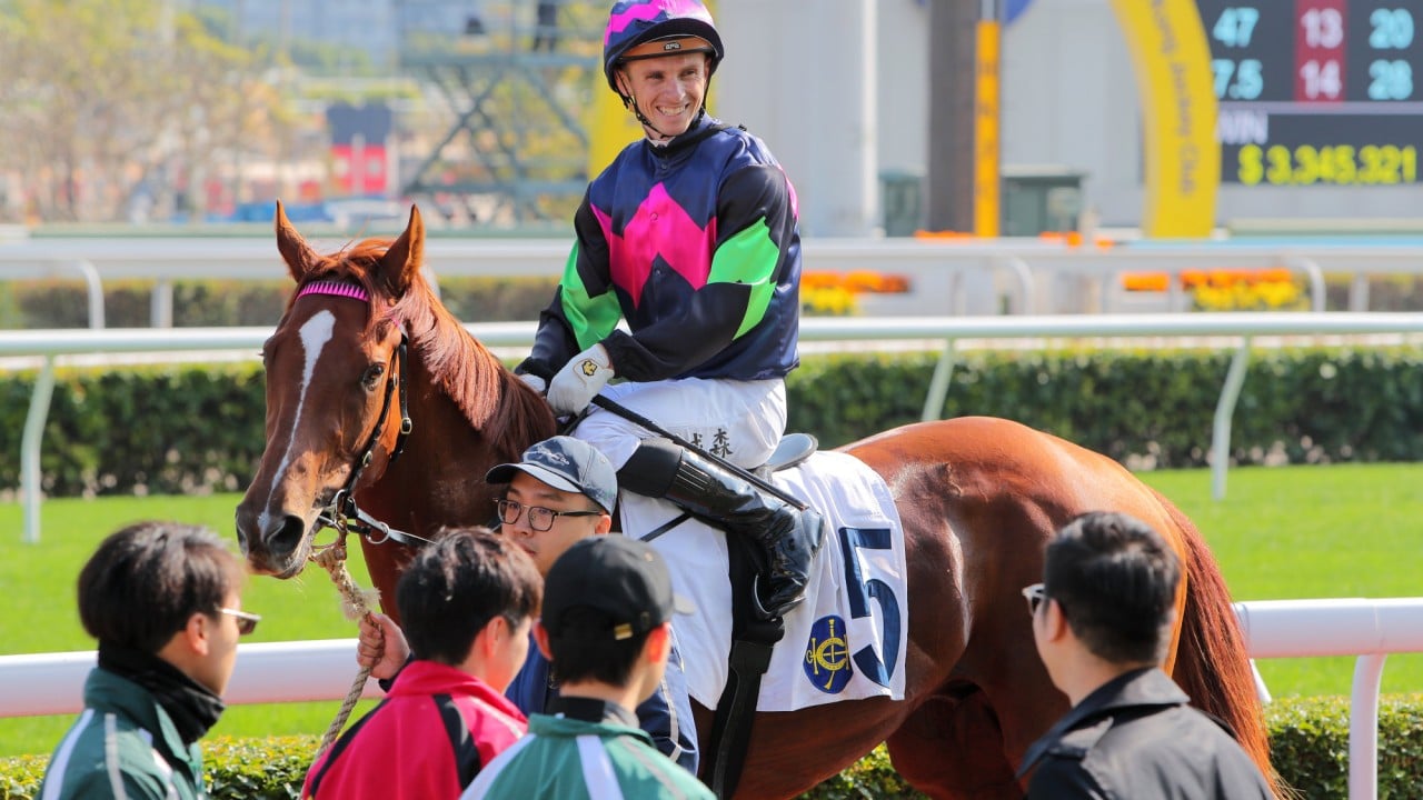 Lyle Hewitson returns to the winners’ enclosure on Supreme Sea.