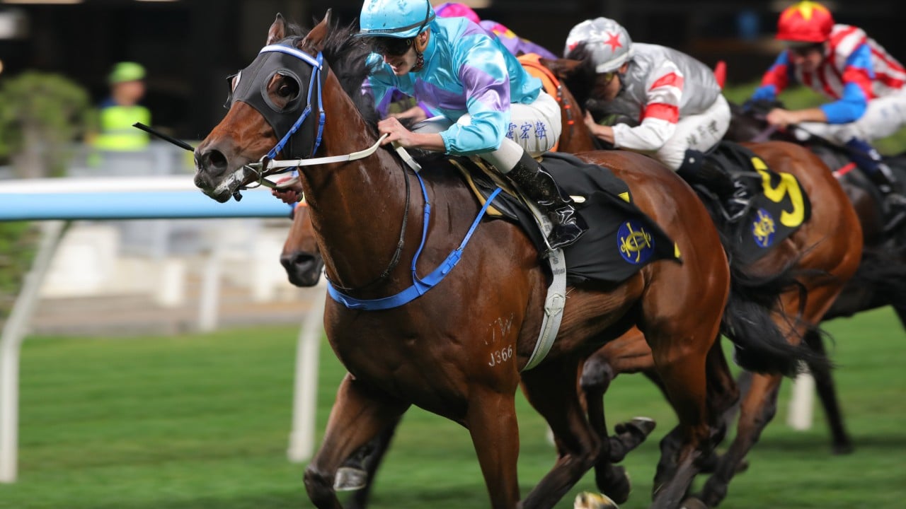 Luke Ferraris boots home Elegant Life.