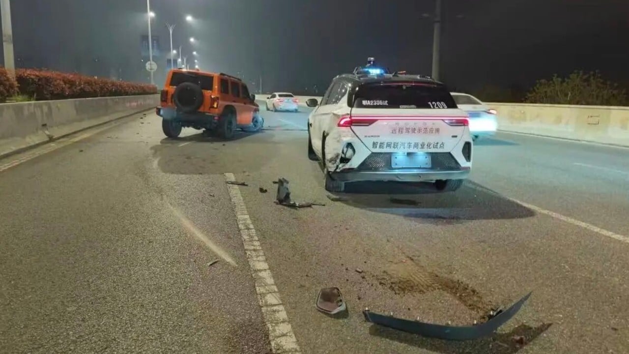 Baidu driverless taxis freeze in citywide breakdown