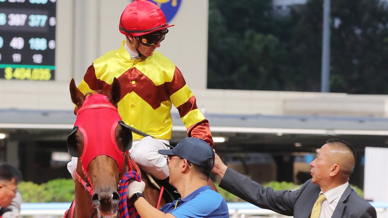 Always My Folks and Zac Purton return after scoring at Happy Valley.