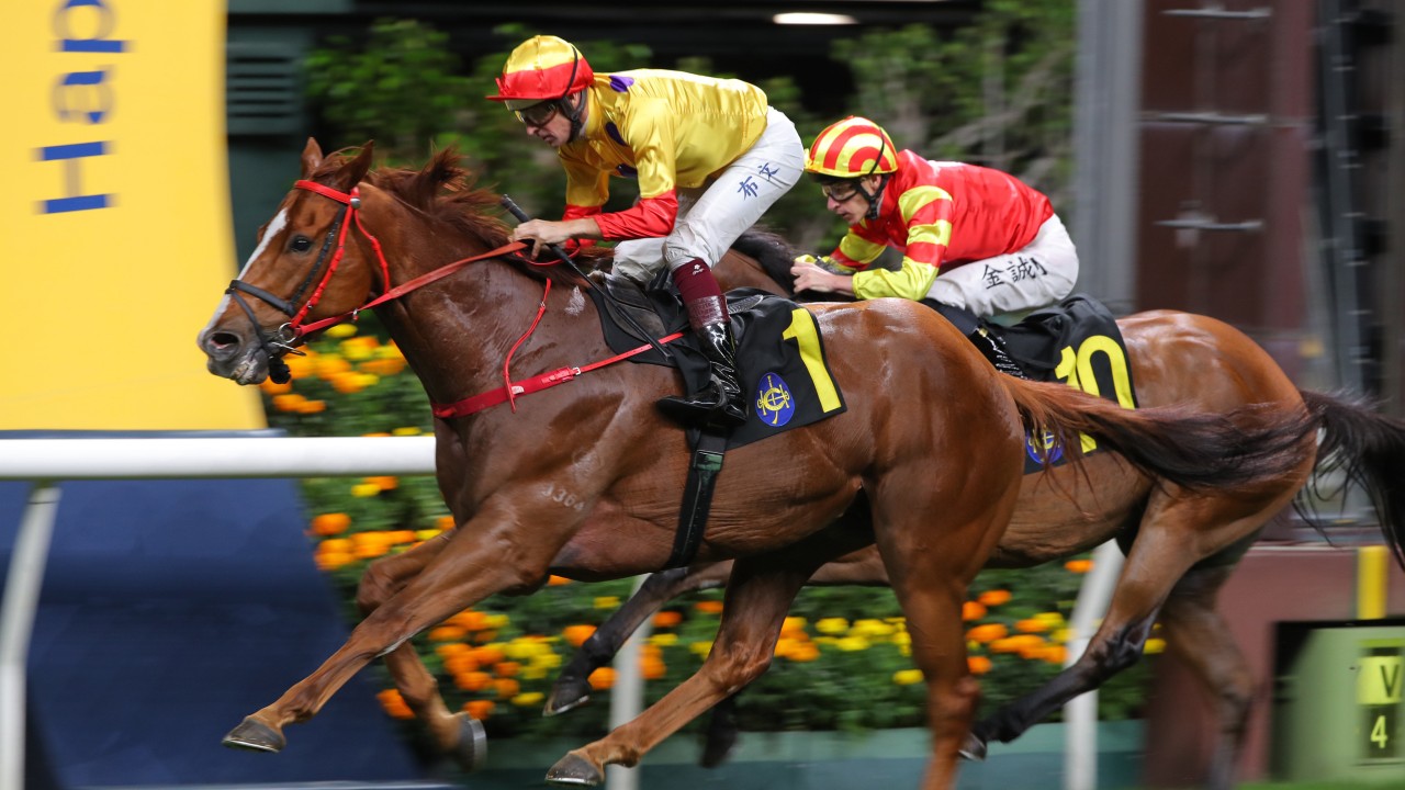 Fantastic Fun, ridden by Hugh Bowman, wins at Happy Valley. Photos: Kenneth Chan