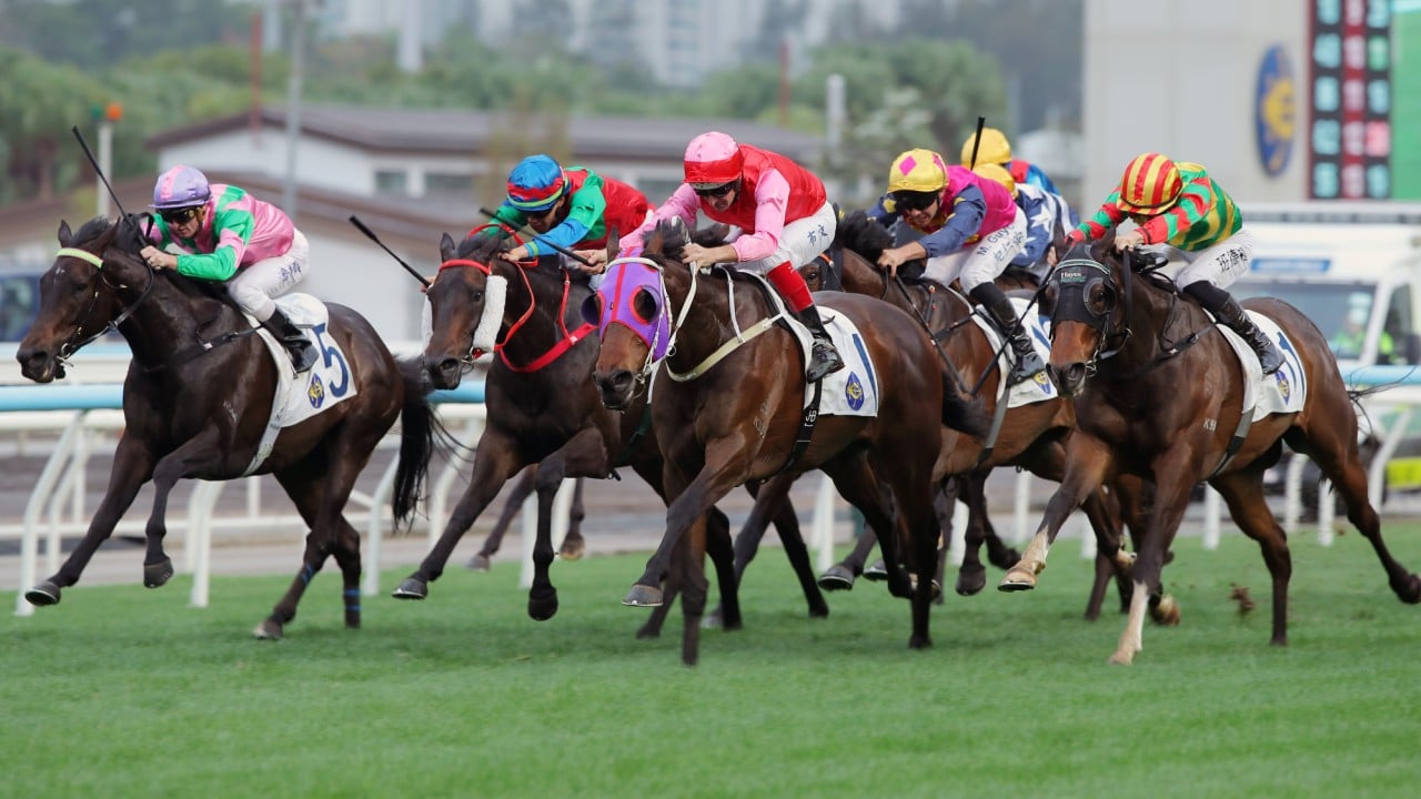 Gentlemen Legacy (1) wins at Sha Tin in March.
