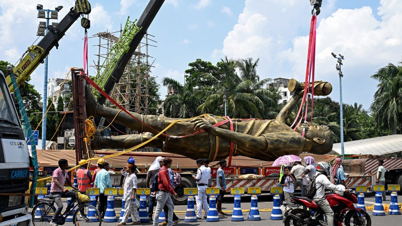 Giant Messi statue taken down in India