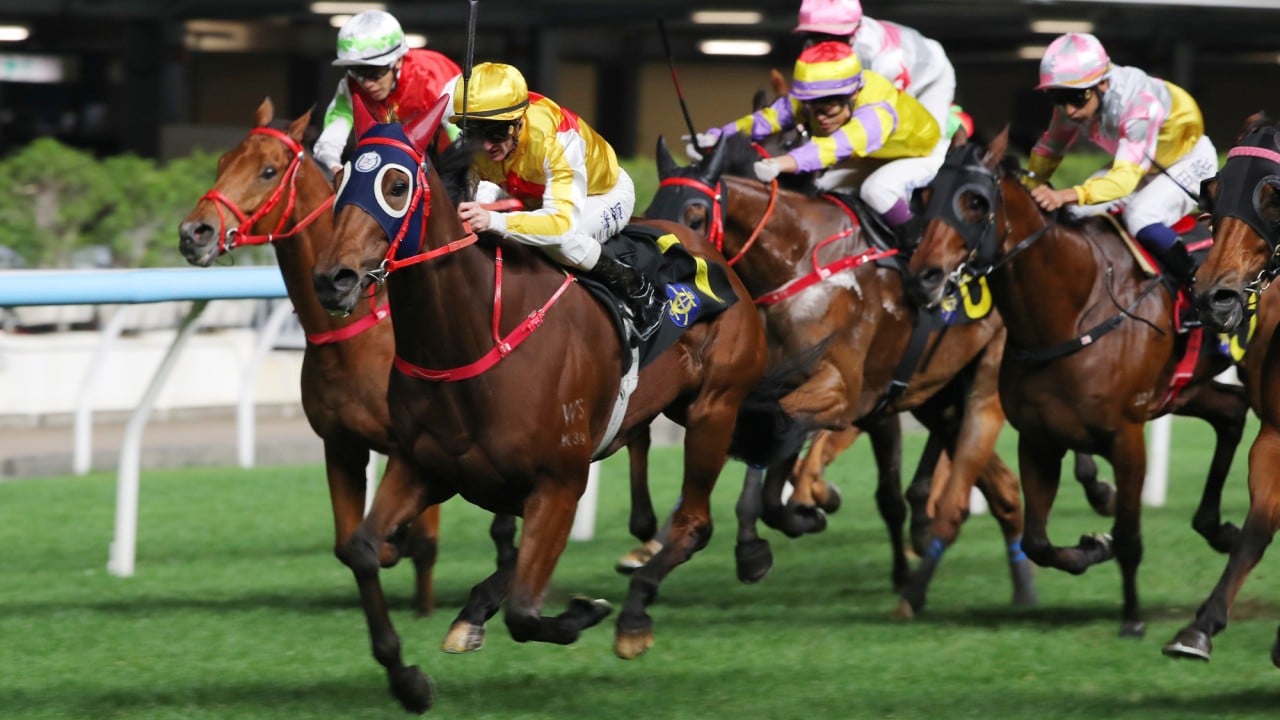Absolute Awakened and Zac Purton triumph at Happy Valley.