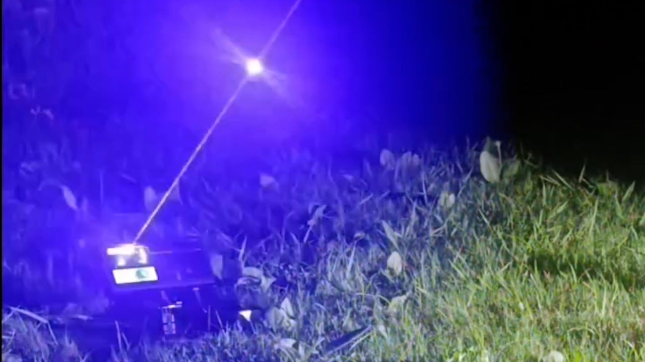 This Chinese bug zapper kills mosquitoes with lasers