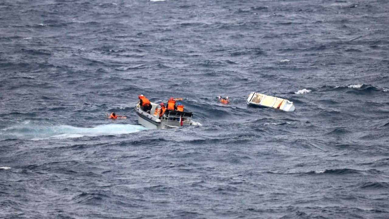 China saves 47 Vietnamese sailors after ship sinks