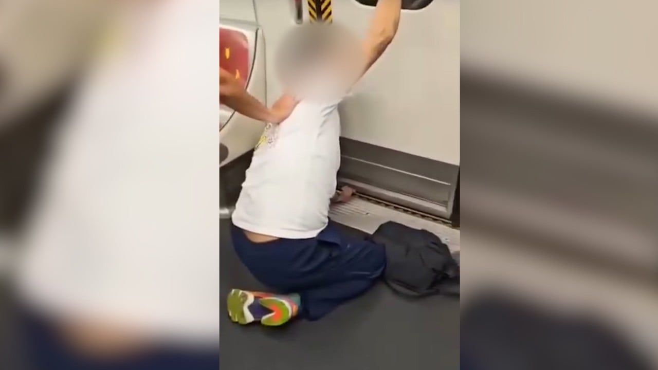 MTR passenger’s hand caught in train door