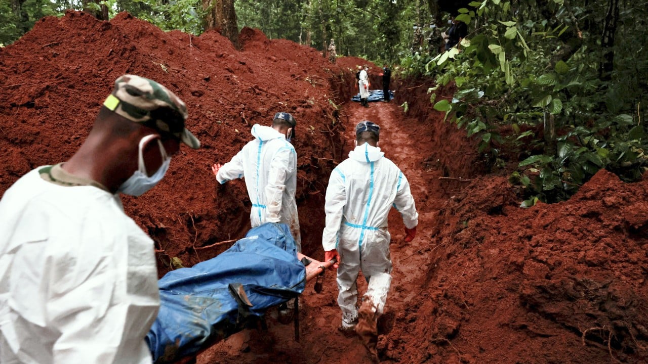Nepal digs mass graves for unidentified flood victims