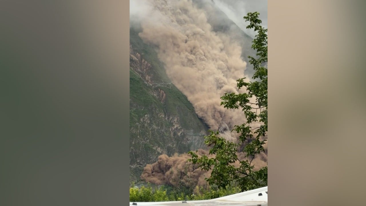 Massive landslide hits Sichuan, but casualties avoided