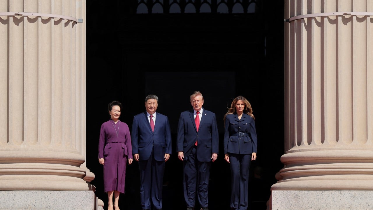 Trump takes Xi on tour of US National Archives