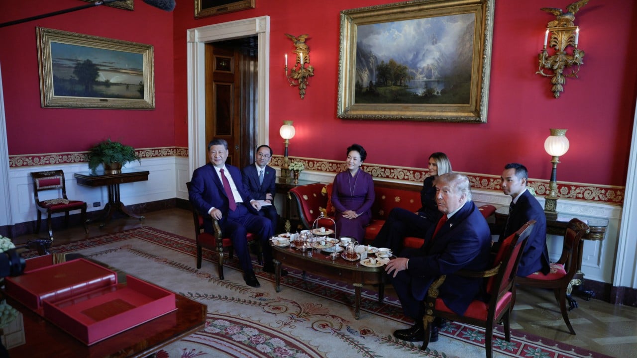 Xi and Trump meet for tea at White House