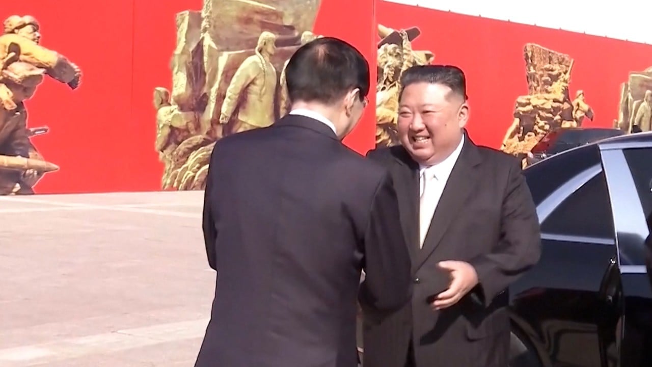 North Korean leader Kim Jong-un pays unexpected visit to Chinese border ...