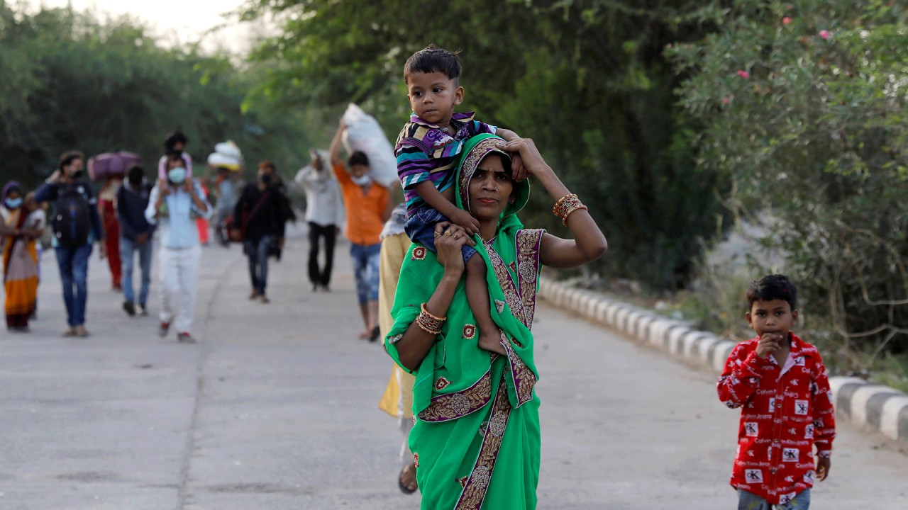 Indian migrant workers walk home amid coronavirus lockdown 