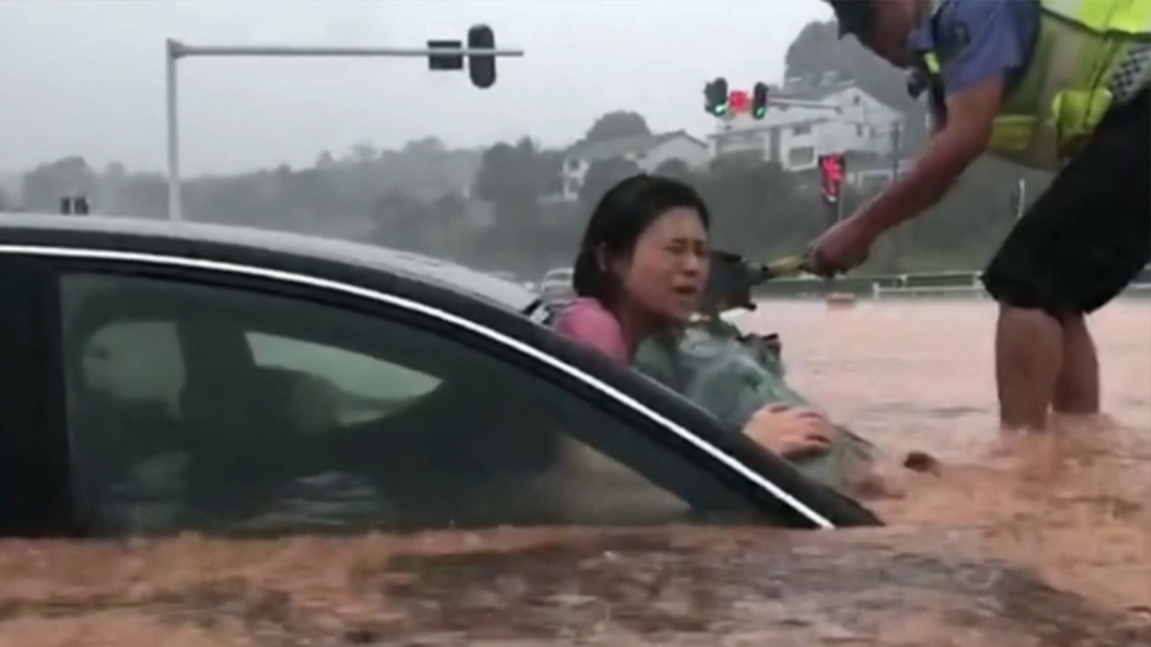 Dramatic rescue as nearly 14 million people affected by floods in China 