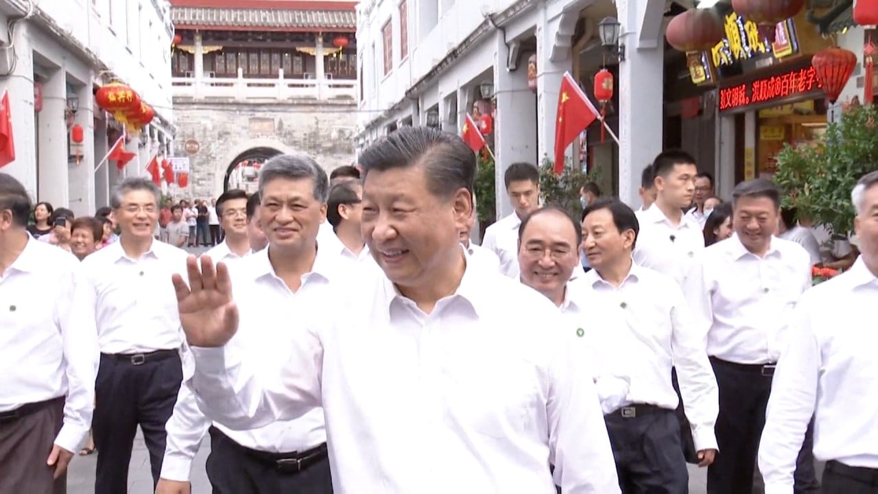Xi starts tour of southern China to mark 40th anniversary of Shenzhen special economic zone
