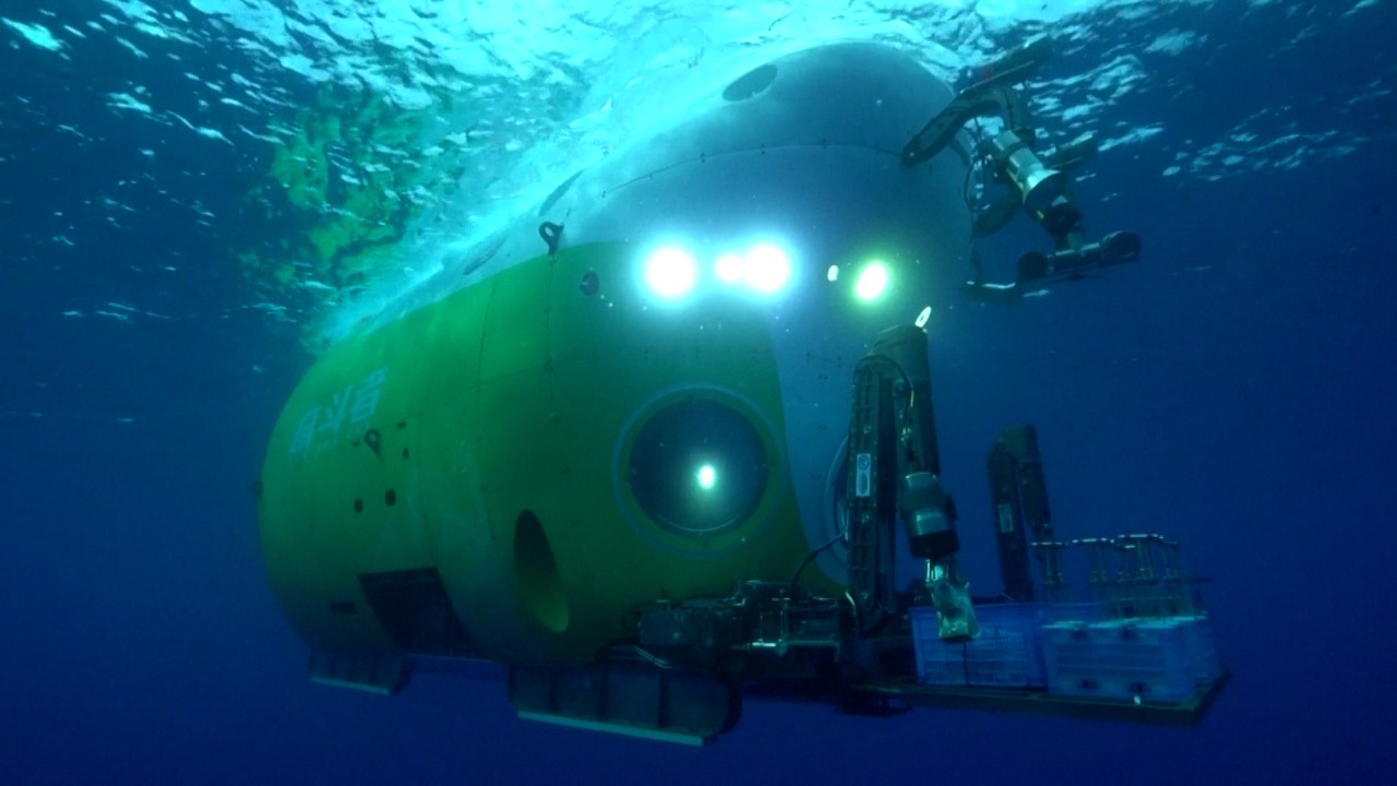Chinese manned deep-sea submersible gets rare look at deepest ocean depths, the Mariana Trench