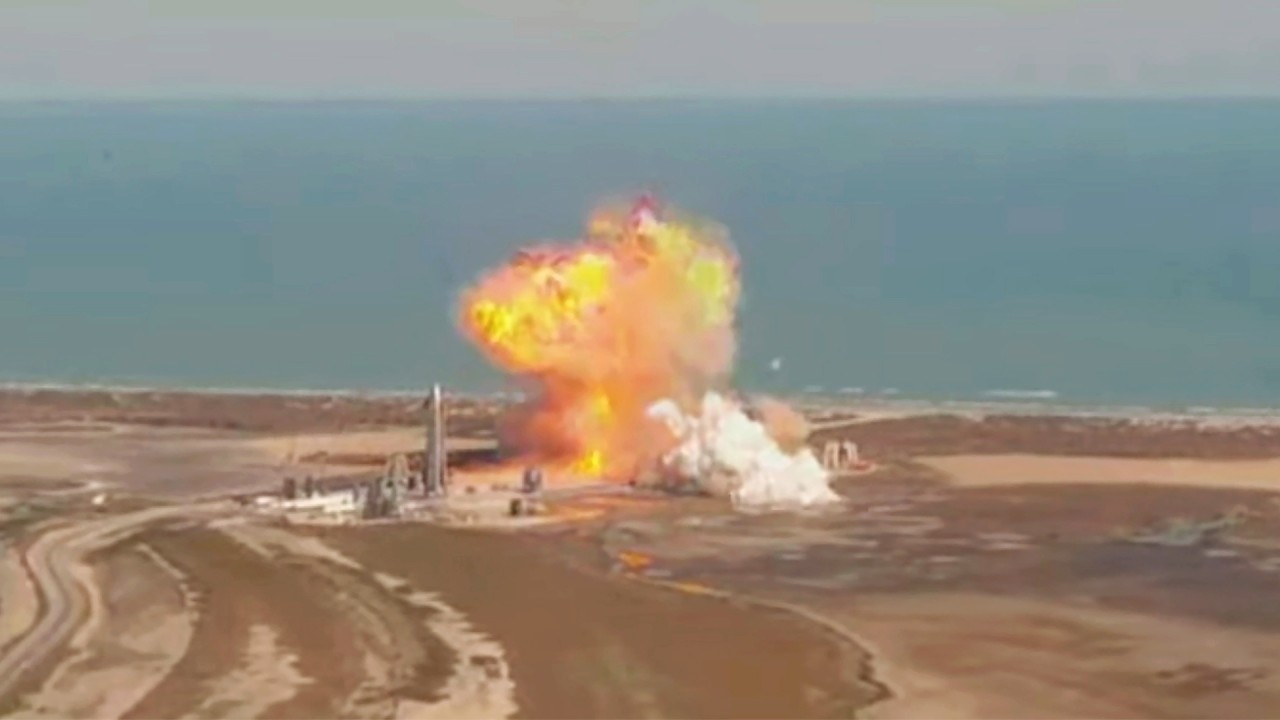Second SpaceX Starship prototype rocket explodes during landing 
