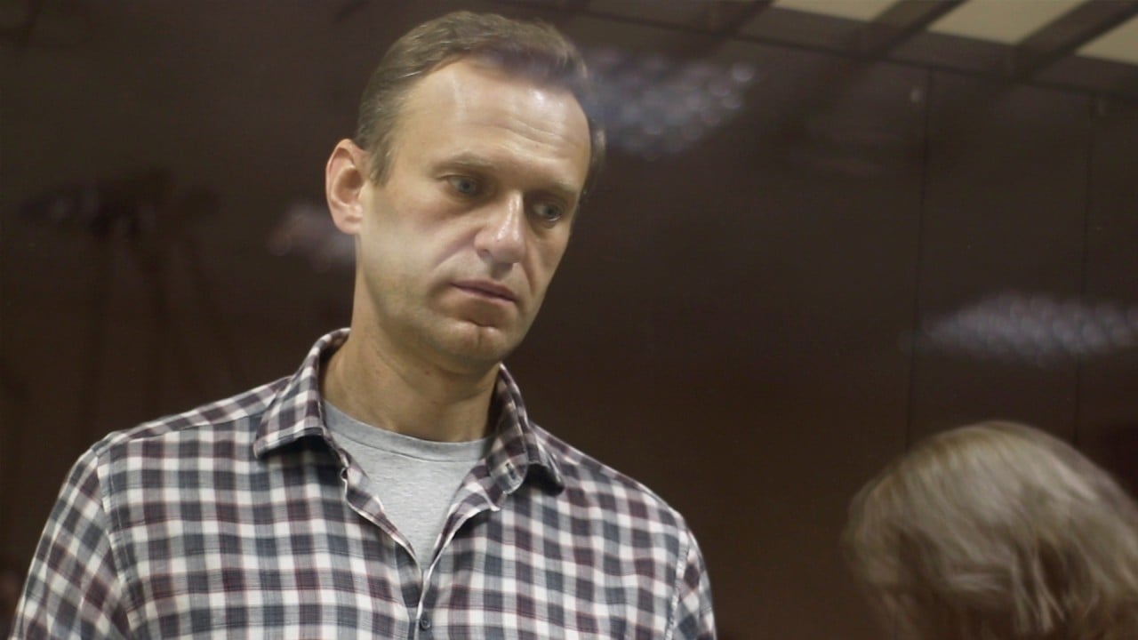 US and EU sanction seven Russian officials over Alexei Navalny poisoning 