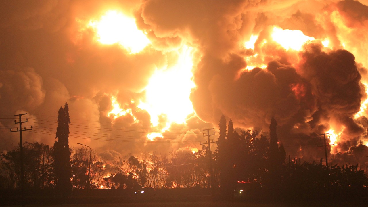 Massive fire and explosion at Indonesian oil refinery injures at least 5 people