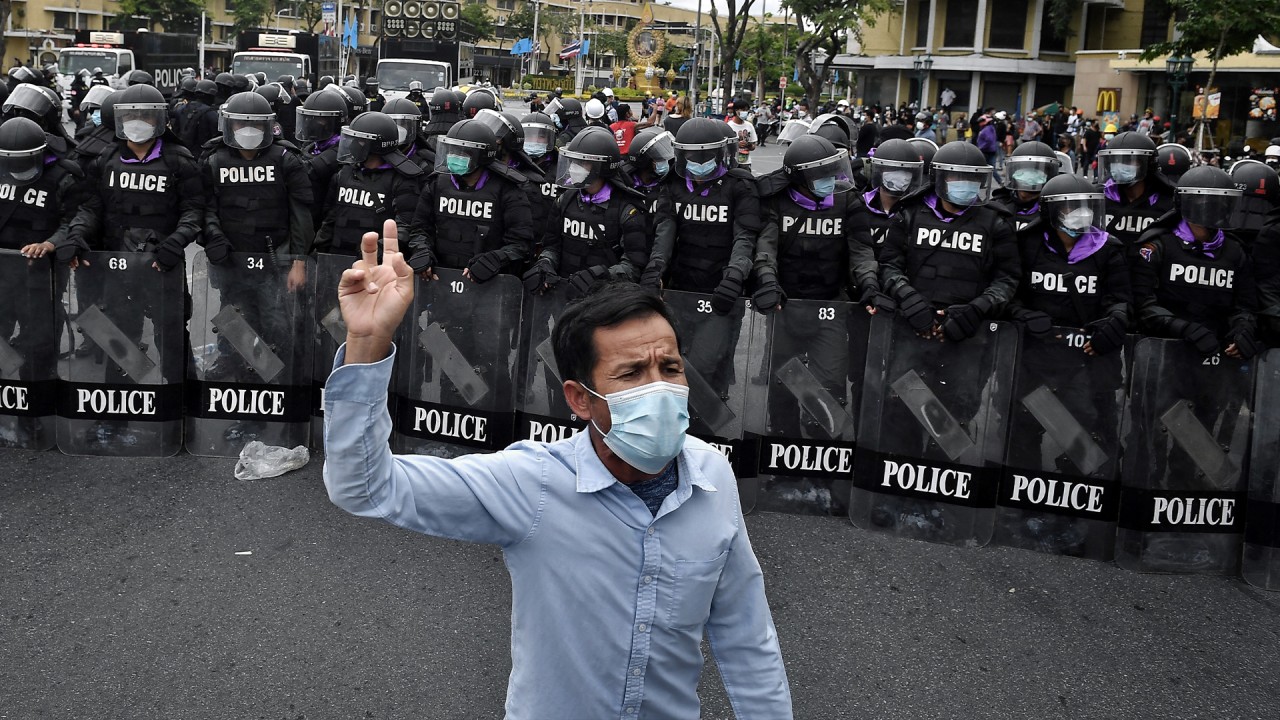 Thai anti-government protesters clash with riot police over handling of Covid-19 pandemic