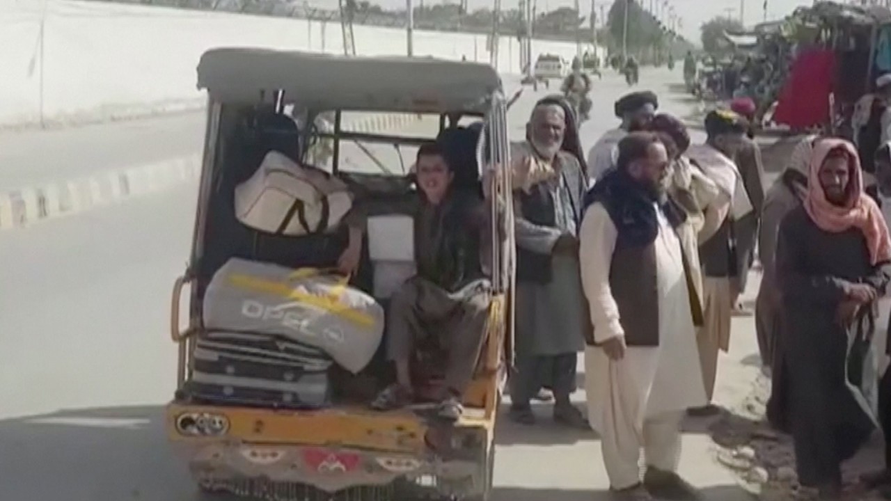 Afghans flee to neighbouring Pakistan en masse following Taliban takeover