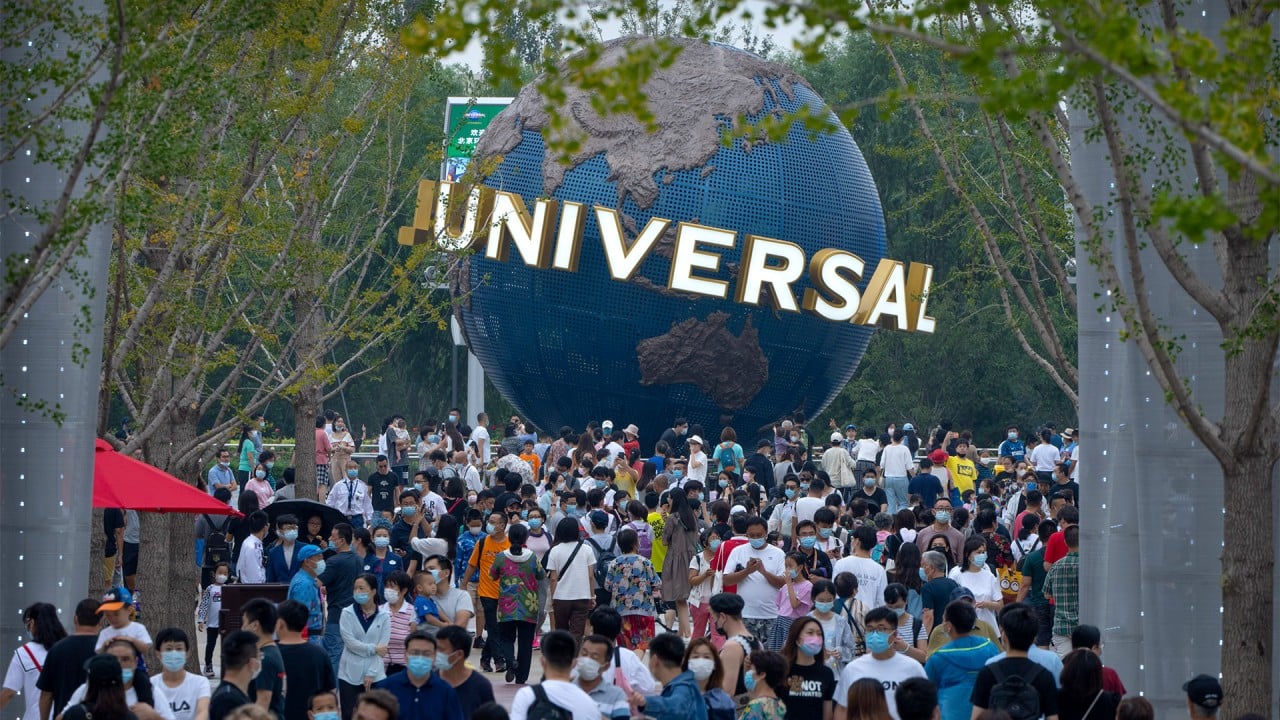 Universal Studios in Beijing packed with tourists as theme park starts trial​​ run