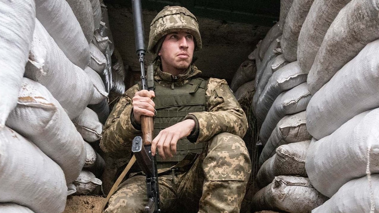 Amid Russian troop build-up in Belarus, Ukrainian soldiers doubt good result in Kremlin-US talks 