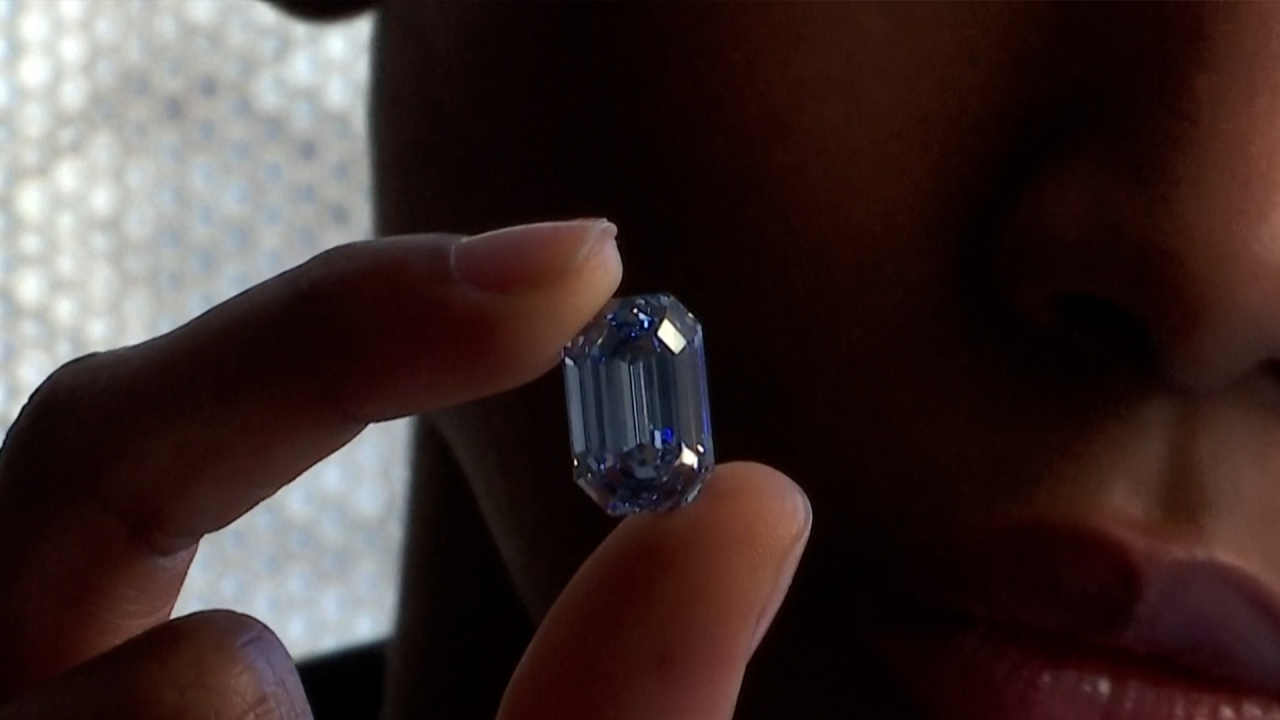Largest blue diamond to be auctioned