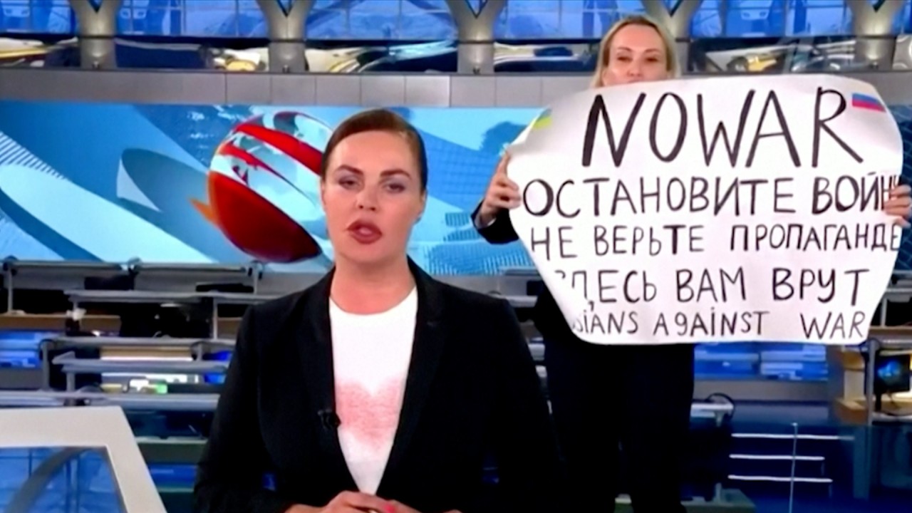 Russian journalist protests against Ukraine war on live TV - and is detained