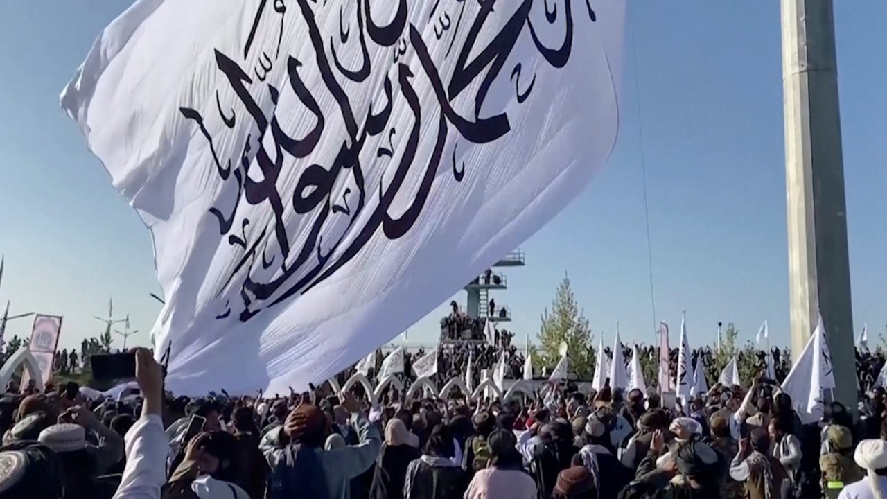 Taliban raises flag in Kabul as international community addresses humanitarian crisis 